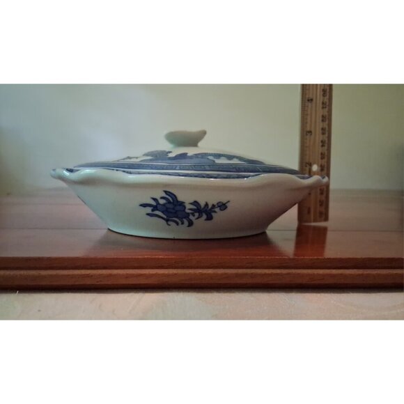 Blue and White Lidded Dish Butterfly Handle Canton Chincoserie 8 x 6.5 In - Picture 7 of 9